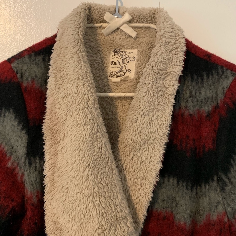 Women’s Jacket - Picture 2 of 6